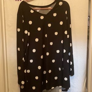 LulaRoe long sleeve polka dot tunic style top.(xl or 18/20)